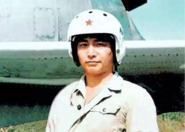 01年南海撞機,美國要求派技術員來修飛機,我方:拆了運回去 01年南海撞機,美國要求派技術員來修飛機,我方:拆了運回去