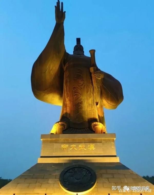 如果把中國2000年帝制濃縮在一年時間裡,誰是春天?誰是冬? 如果把中國2000年帝制濃縮在一年時間裡,誰是春天?誰是冬?