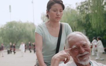 顏丙燕8奪影后卻無戲可演，不是被時代所拋棄，她才是人間真清醒