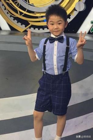 “萌神”張峻豪：3歲成名，5歲上春晚，7歲年入百萬，如今怎樣了