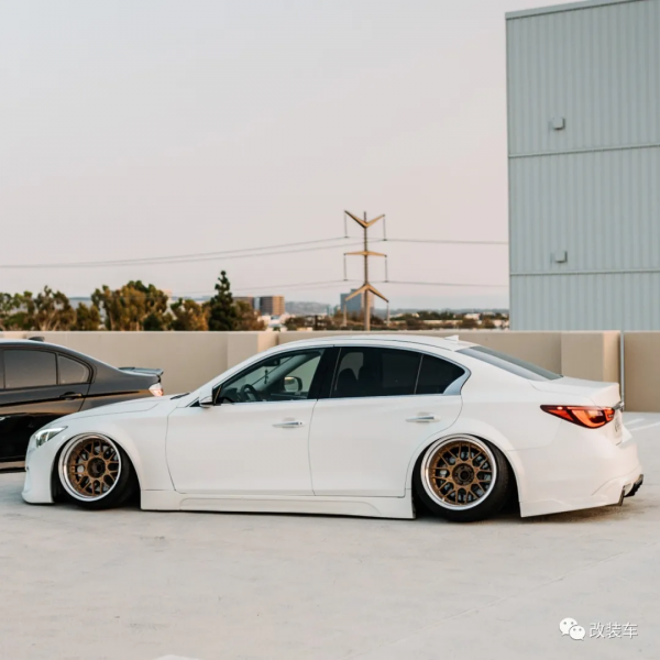 身中VIP劇毒的英菲尼迪Q50車主，即使吃白粥配榨菜也要堅持改裝