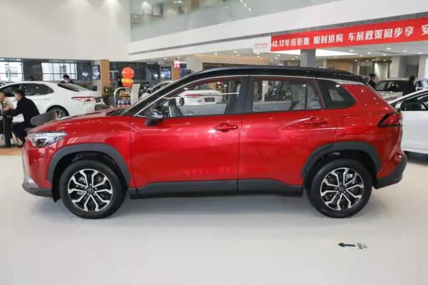 鋒蘭達：搭載2&period;0L&plus;CVT，油耗經濟，配全景天窗，適合家用