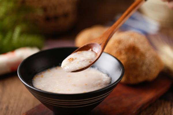 藏在超市角落的6種“不起眼”零食，遇見多囤上一些，好吃還不貴