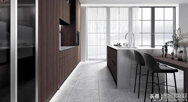 越來越流行的櫥櫃不鏽鋼檯面,多少人想錯了它? 越來越流行的櫥櫃不鏽鋼檯面,多少人想錯了它?