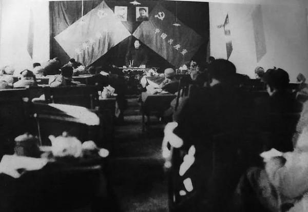 粟裕的一次“抗命”，直接引發了中國戰爭史上一場曠古爍今的決戰