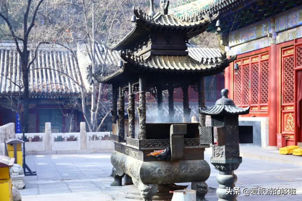 看展喝咖啡、賞壁畫、聽古樂…這座城市的寺廟也太厲害了吧