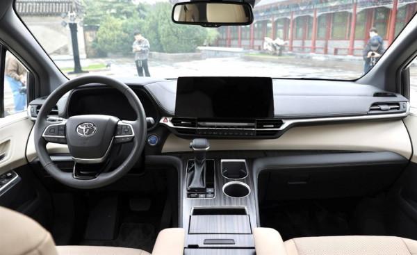 32萬元確定能買到想要的配置?靜態體驗到處都香的豐田賽那 32萬元確定能買到想要的配置?靜態體驗到處都香的豐田賽那