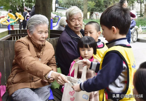 歌手黃品源：出生不凡經歷坎坷，和妻子離婚後復婚，如今兒女雙全