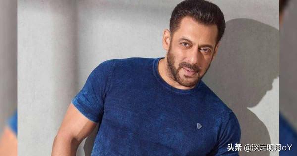 薩爾曼汗終於打破沉默,在迪拜有名叫努爾的妻子和一個 17 歲的女兒 薩爾曼汗終於打破沉默,在迪拜有名叫努爾的妻子和一個 17 歲的女兒