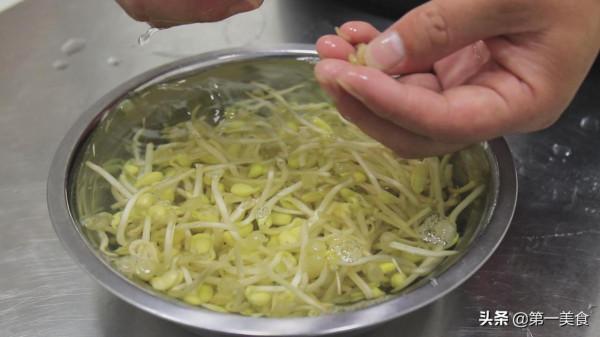 西蘭花炒豆芽怎麼做才好吃,廚師長教你正確做法,清脆爽口又翠綠 西蘭花炒豆芽怎麼做才好吃,廚師長教你正確做法,清脆爽口又翠綠