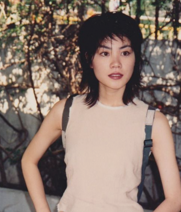 王菲:年輕時候的天后造型百異,真的很拽很瀟灑哈哈哈 王菲:年輕時候的天后造型百異,真的很拽很瀟灑哈哈哈