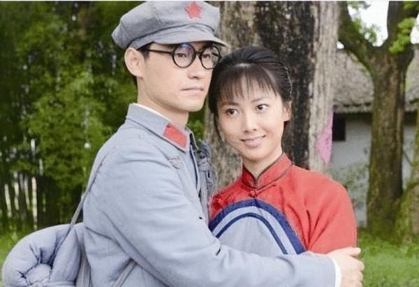 新婚3天與丈夫分別，為一句話苦等72年；晚年才知丈夫已犧牲48年