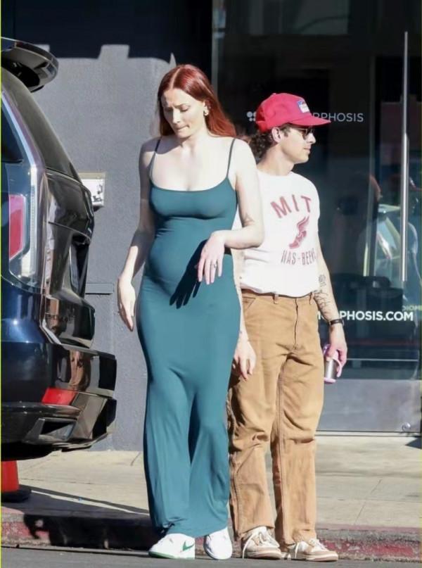 25歲權遊三傻懷2胎了，距離上次懷孕不到兩年，網友：這也太快了