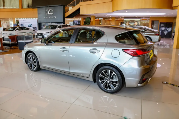 外觀運動，配油電混合動力系統，雷克薩斯CT實力解析