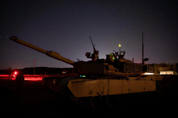 一線俄烏劍拔弩張，二線波蘭正在採購大量坦克！歐洲局勢，很混亂