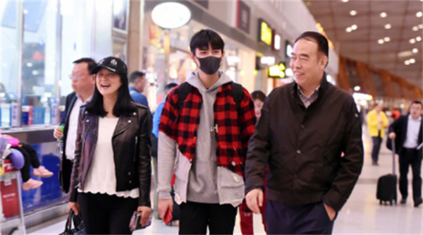 7位父母“強捧不紅”的星二代,沒作品沒演技,資源逆天也白搭 7位父母“強捧不紅”的星二代,沒作品沒演技,資源逆天也白搭