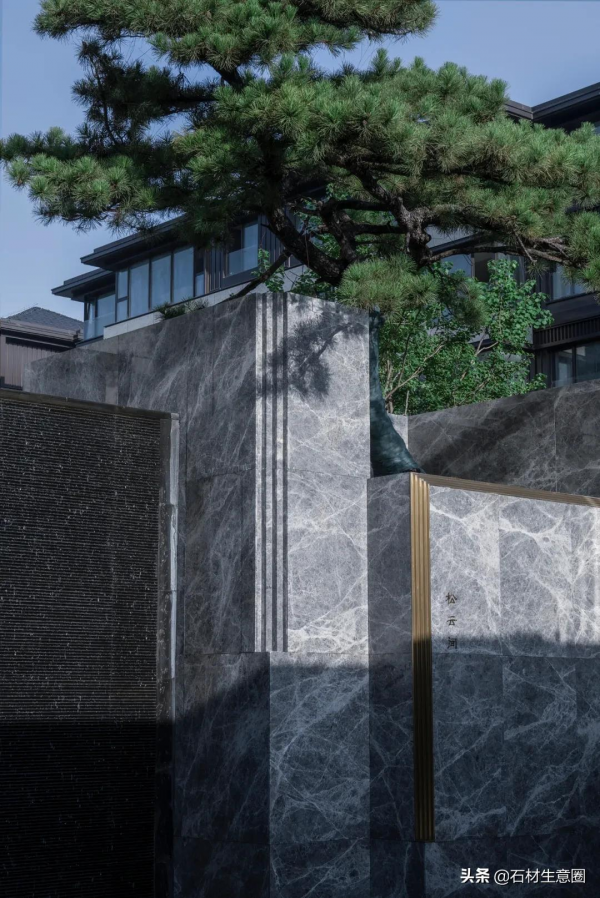 灰色石材營造的住宅美感
