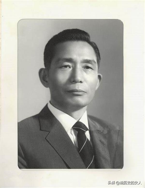 韓國總統朴正熙遇害：一場鴻門宴，情報部部長槍殺總統後被絞死