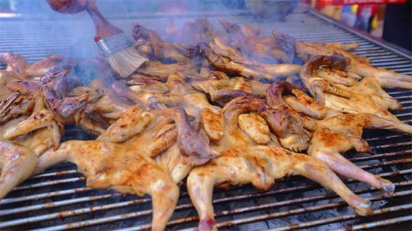 推薦丨這個冬天，請你到雲南邊烤火邊吃美食！