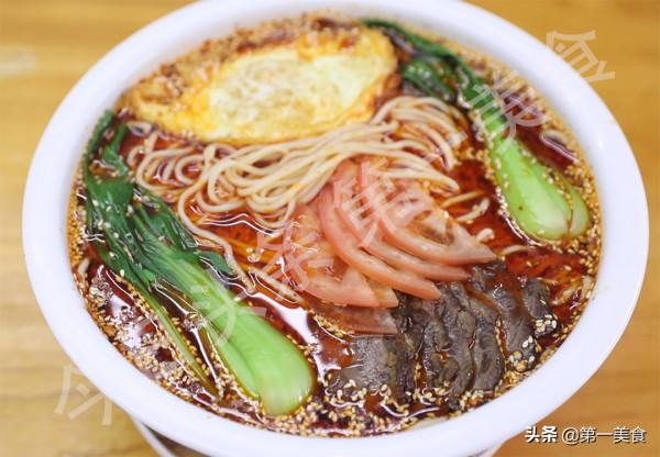下班到家吃什麼？3種熱湯麵做法，比叫外賣強多了，驅寒又暖身