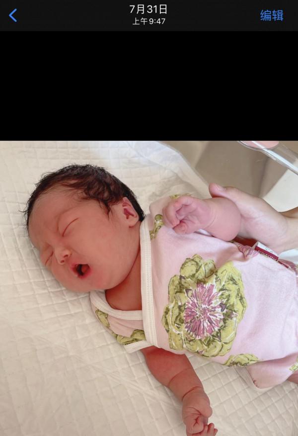 送給我的小小女孩——媽媽的孕期、生產記錄 送給我的小小女孩——媽媽的孕期、生產記錄