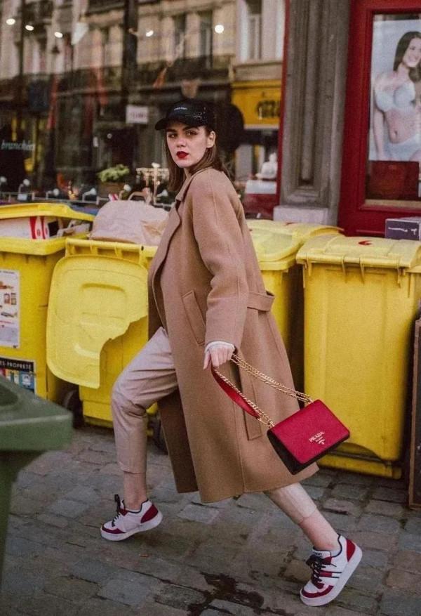 大衣和包包,怎麼搭配更好看? 大衣和包包,怎麼搭配更好看?