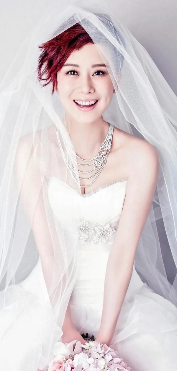 有喜歡海清的嗎?瀟灑的短髮造型和馬伊琍有得一拼 有喜歡海清的嗎?瀟灑的短髮造型和馬伊琍有得一拼