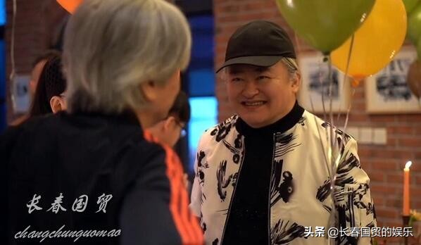 58 歲劉歡近照曝光，久未露面滿頭白髮顯蒼老