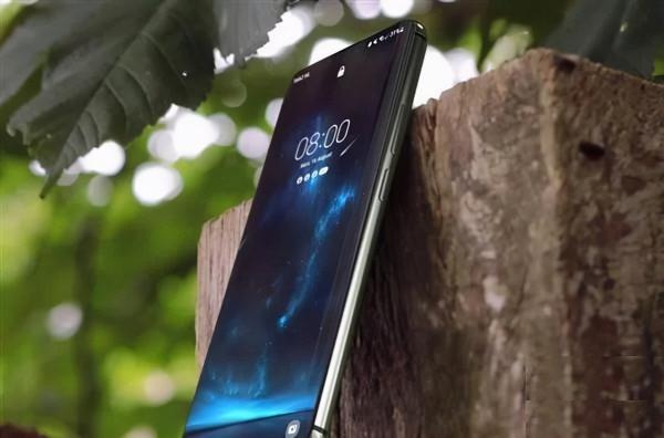 繼續採用挖孔屏，三星S22系列曝光