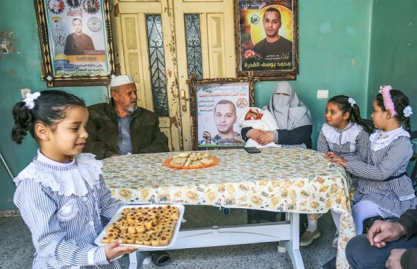 蹲了15年大牢，妻子為他在獄外生了4個孩子