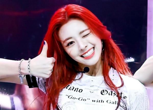 “五代神顏”趙美延：曾因未成年戀愛被勸退，如今是門面級的主唱