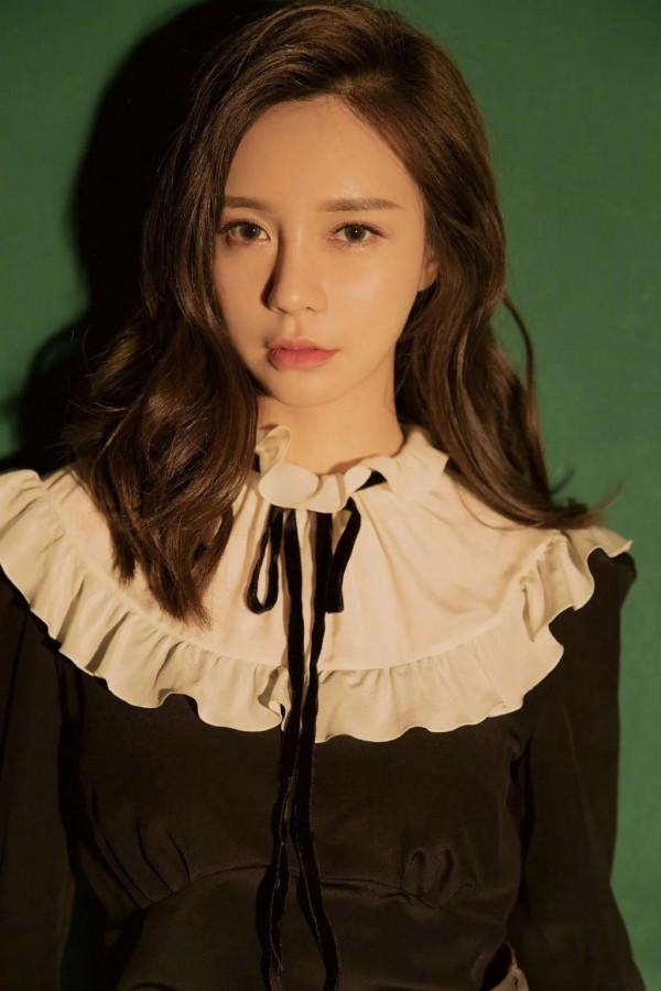 沈夢辰美圖集｜宋小寶說太開心了，終於找到一個比我還黑的女明星