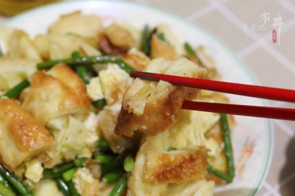 河南老兩口的極簡晚餐，一粥一菜走紅朋友圈，“鏟兒饃”勾起回憶