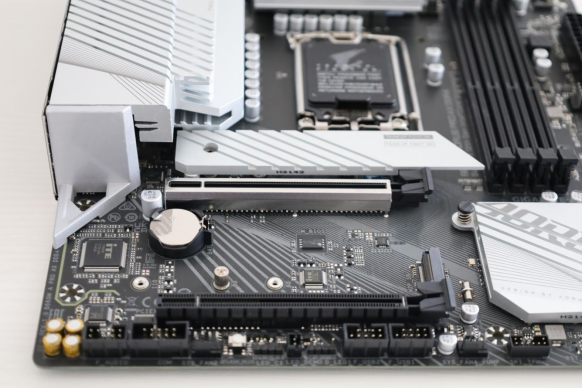 內外兼修 效能爆表 技嘉雪雕B660M主機板玩家強力保障