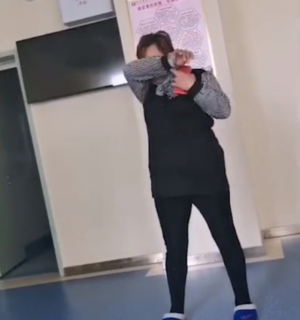 好福氣!湖北一女子剖腹產生下8斤6兩大胖小子,婆婆在產房外急哭 好福氣!湖北一女子剖腹產生下8斤6兩大胖小子,婆婆在產房外急哭