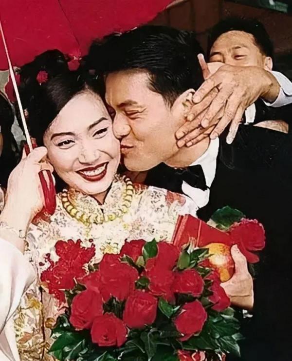 炒樓炒股炒珠寶一年狂賺5億？“最美港姐”鄺美雲的流金歲月