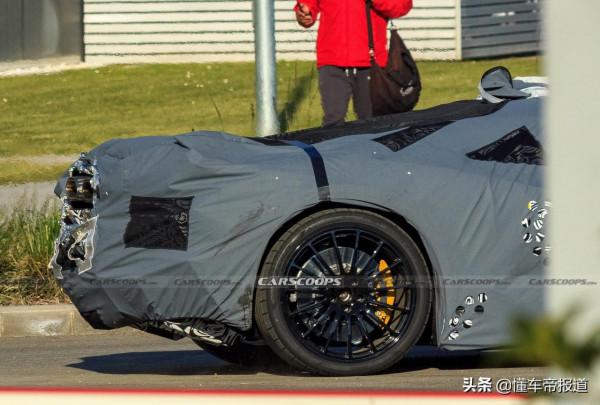 新車|尾排設計更加狂野 蘭博基尼Aventador繼任車型最新諜照 新車|尾排設計更加狂野 蘭博基尼Aventador繼任車型最新諜照