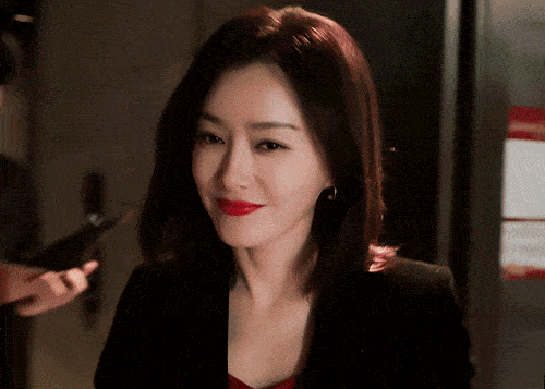 47歲周迅、張雨綺又談姐弟戀了！這屆男人不行？