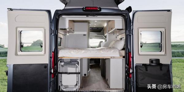 6米長B型房車能升頂，空間高度拉到4米，增加床位露營有樂趣