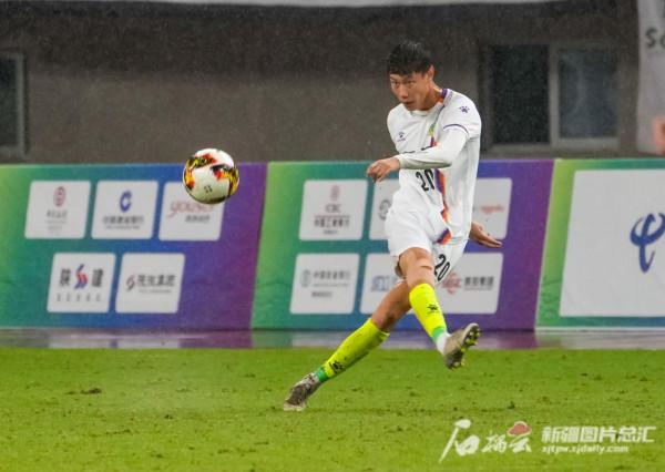 再創佳績!新疆U20男足獲得亞軍 再創佳績!新疆U20男足獲得亞軍