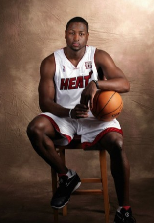 韋德生涯出場數和喬丹相當，對比17項資料，才知道喬丹是有多強