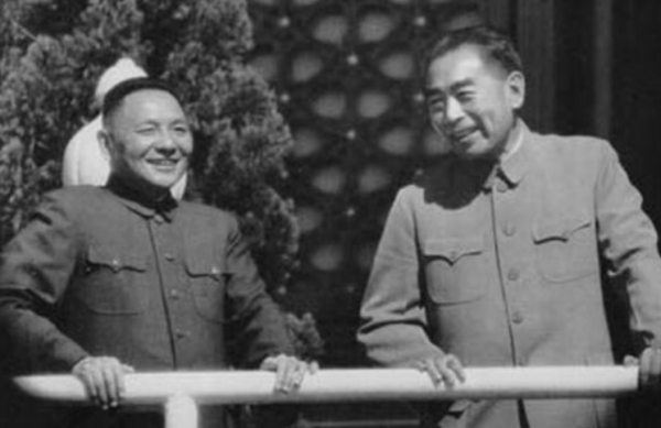 1976年周總理逝世後，鄧小平含淚下達三道命令，葉劍英：立即執行