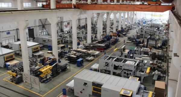 中國不斷追趕，德國製造業絕對優勢地位喪失，經濟陷入反覆衰退