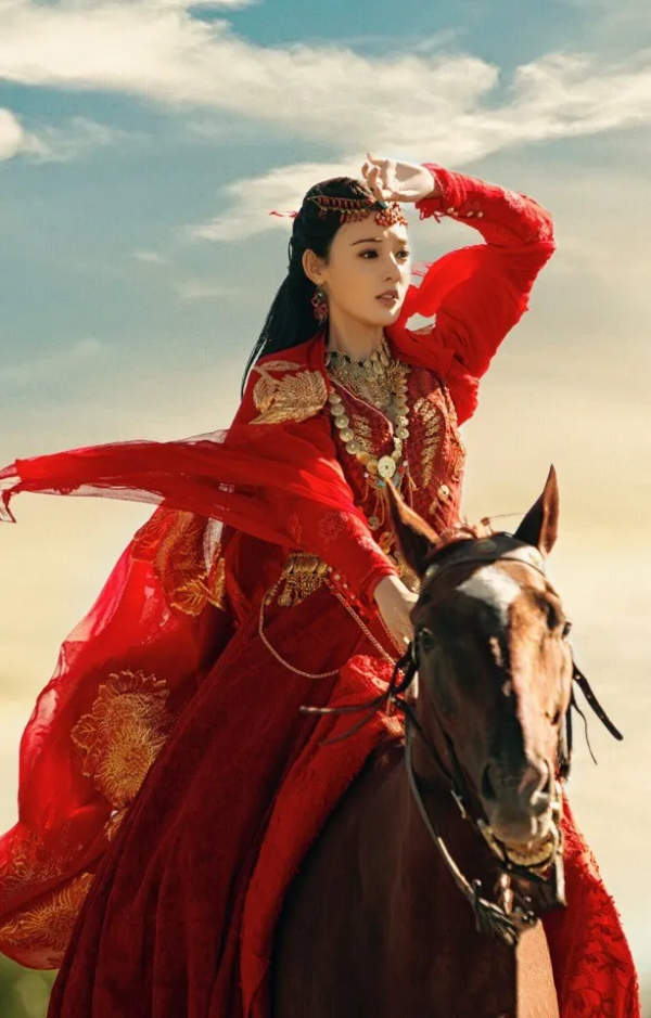 古裝戲沒救了?這些女明星的古裝造型一個比一個奇葩… 古裝戲沒救了?這些女明星的古裝造型一個比一個奇葩…