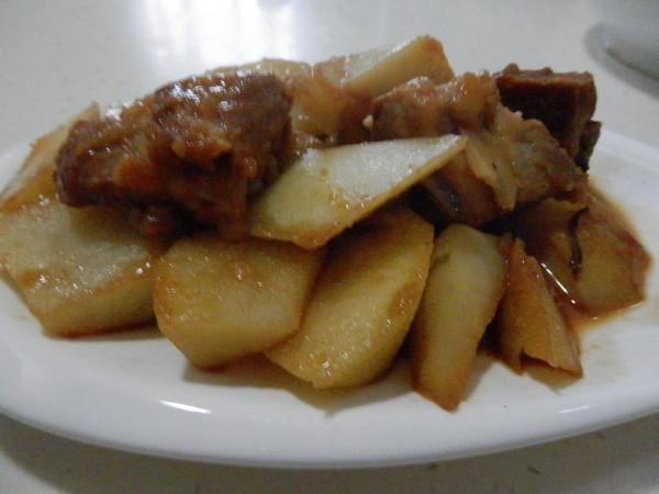 排骨燒土豆的做法 排骨燒土豆的做法