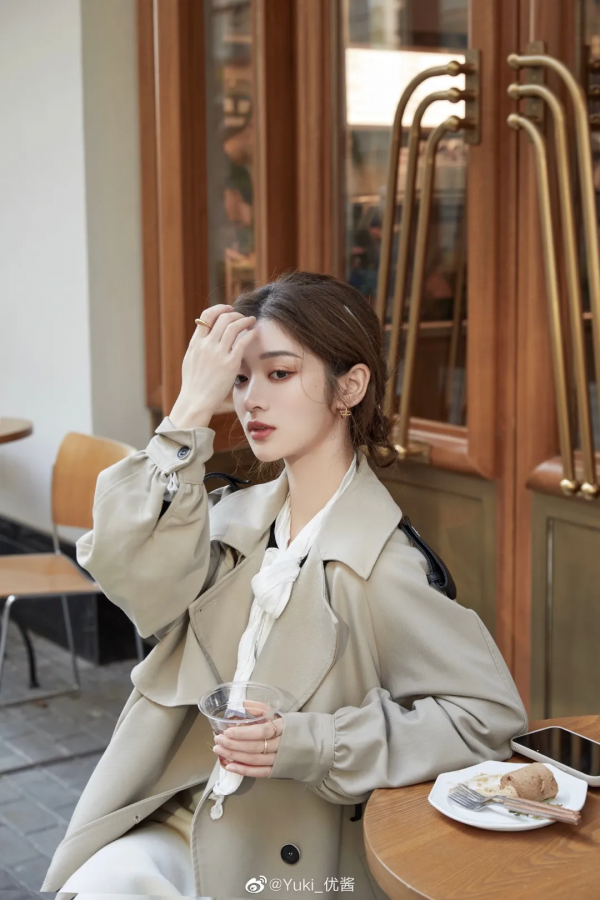 馬丁靴+連衣裙=秋冬王炸組合，顯高顯瘦，時髦慘了