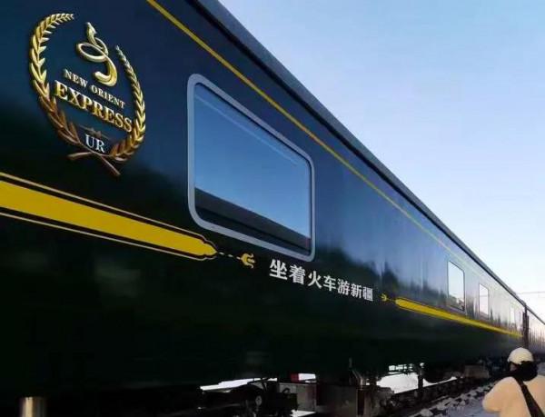 中國最豪華的旅遊火車專列開通了，沿途風景每一幀都是世界級大片