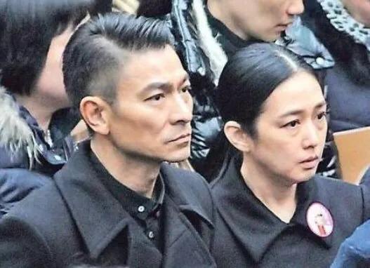 “年少不知軟飯香”，被富婆看中，卻自己奮鬥的6位男星