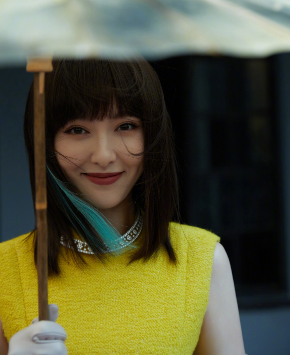 ELLE紅毯:熱巴唐嫣翻車、關曉彤照騙,劉詩詩娜扎變花仙子太驚豔 ELLE紅毯:熱巴唐嫣翻車、關曉彤照騙,劉詩詩娜扎變花仙子太驚豔