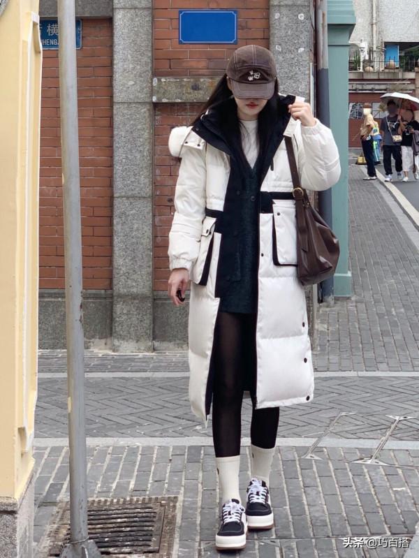再也不用對長款羽絨服又愛又恨了！跟著博主這樣穿，精緻又洋氣